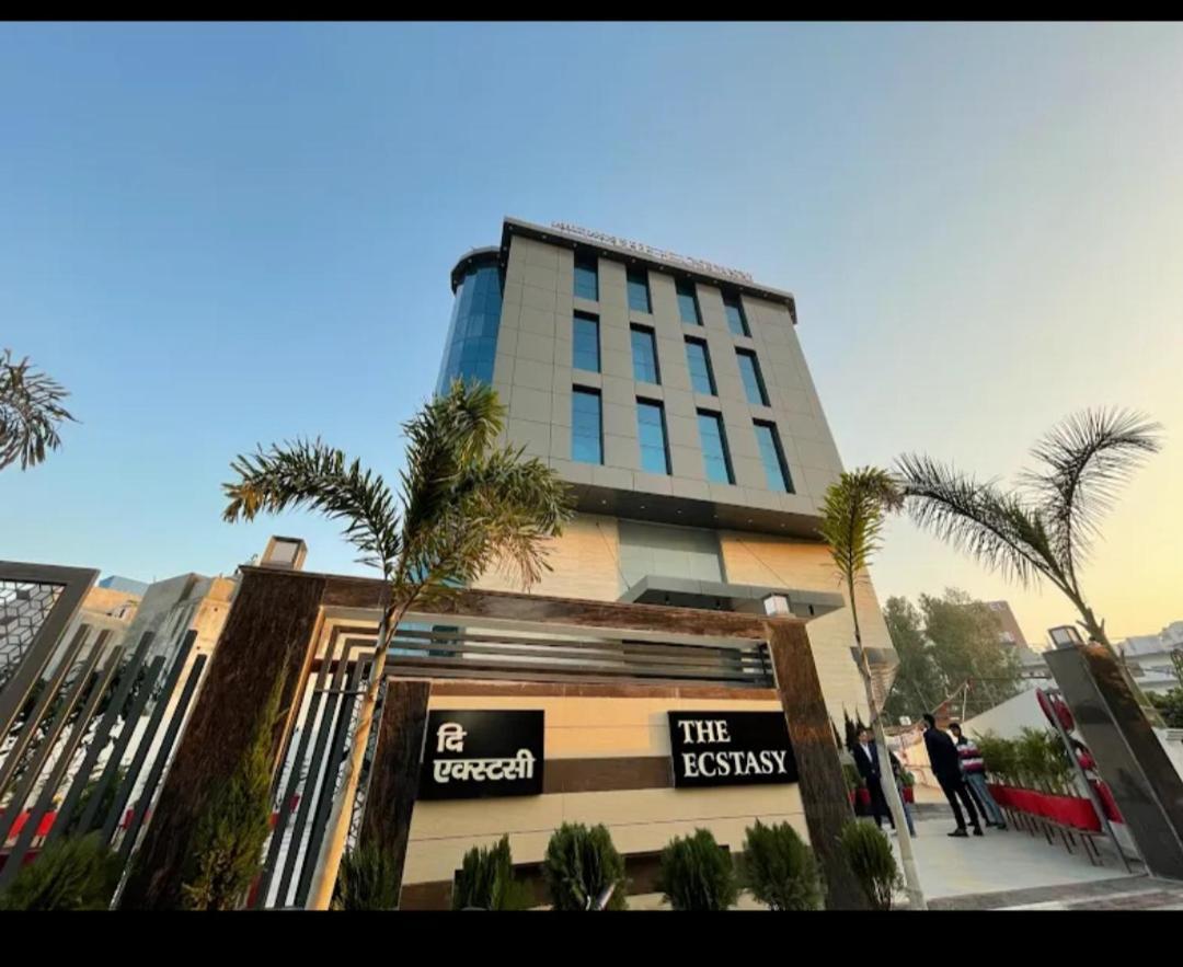 Hotel The Ecstasy Chinhat Exterior foto
