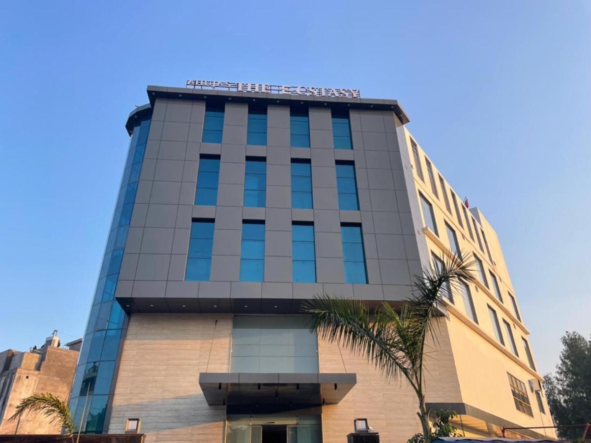 Hotel The Ecstasy Chinhat Exterior foto