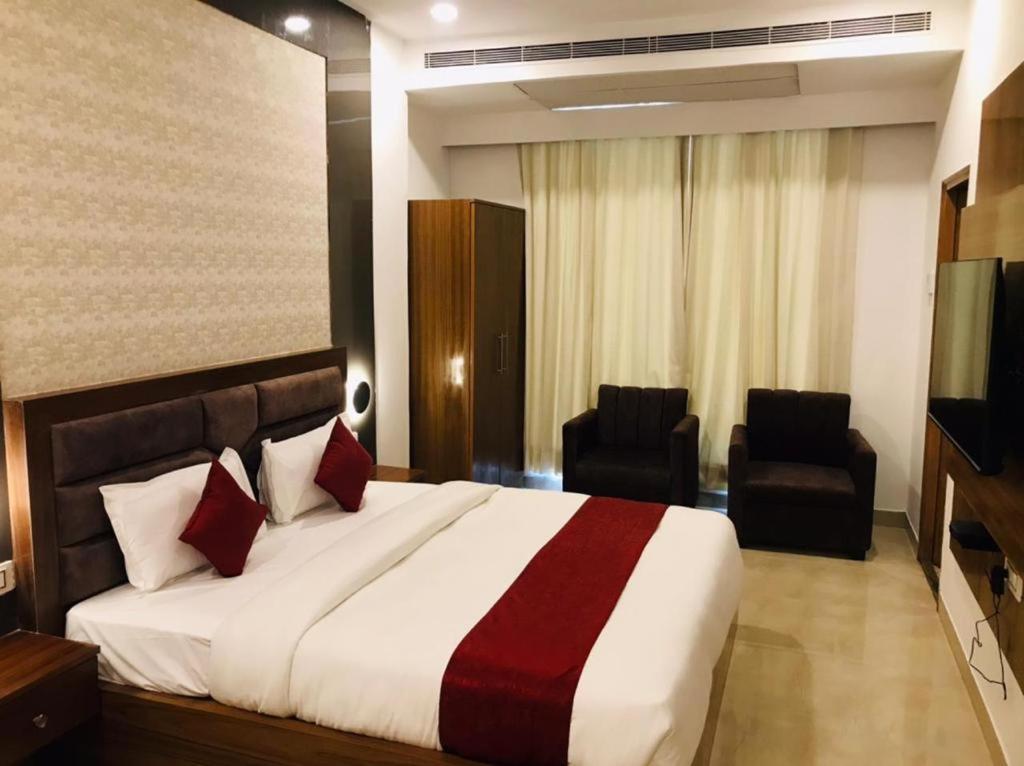 Hotel The Ecstasy Chinhat Exterior foto